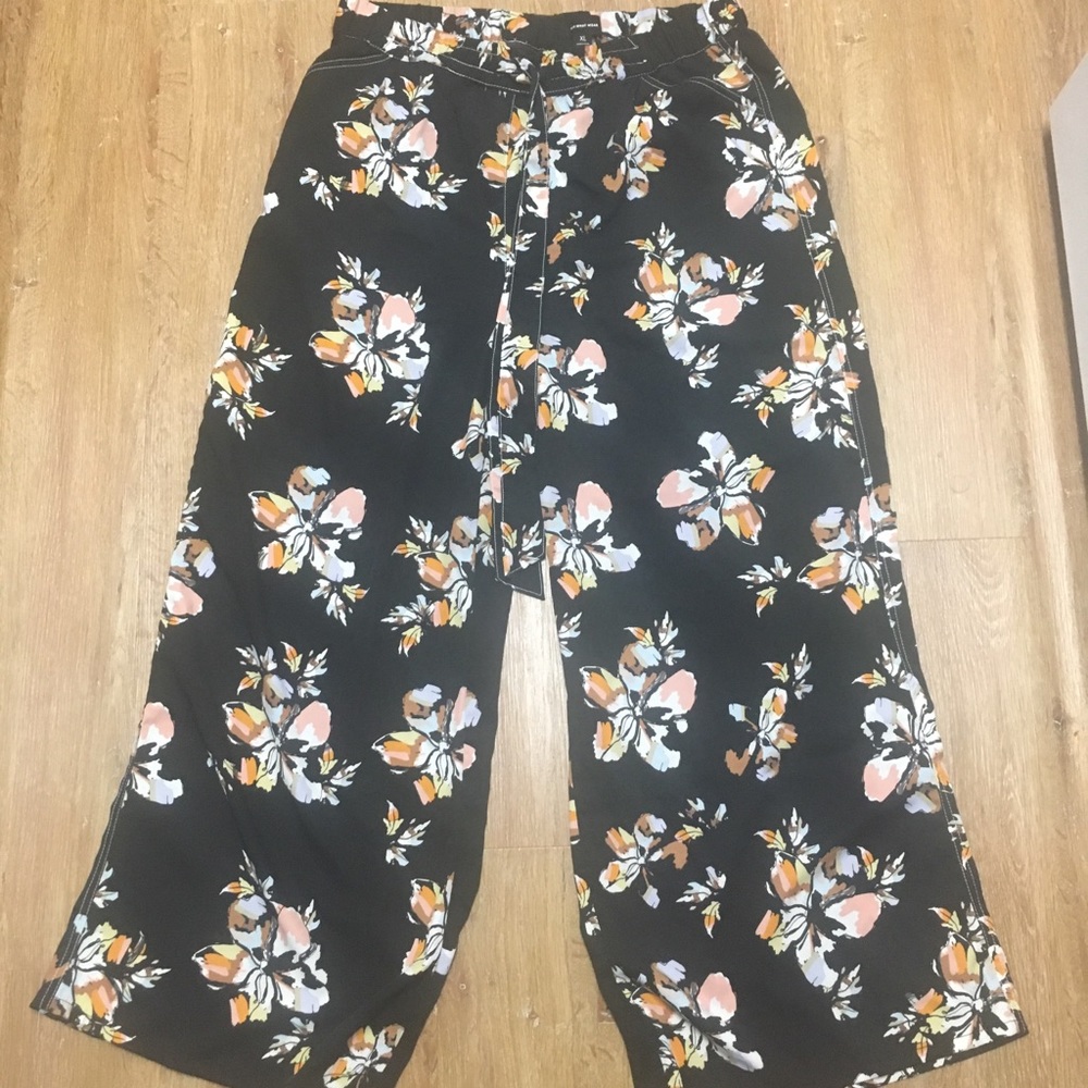 Wide leg pants from Who What Wear
